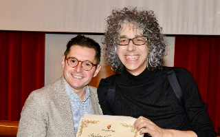 Giovanni Allevi è l’ascolano dell’anno, premiato dal sindaco Fioravanti